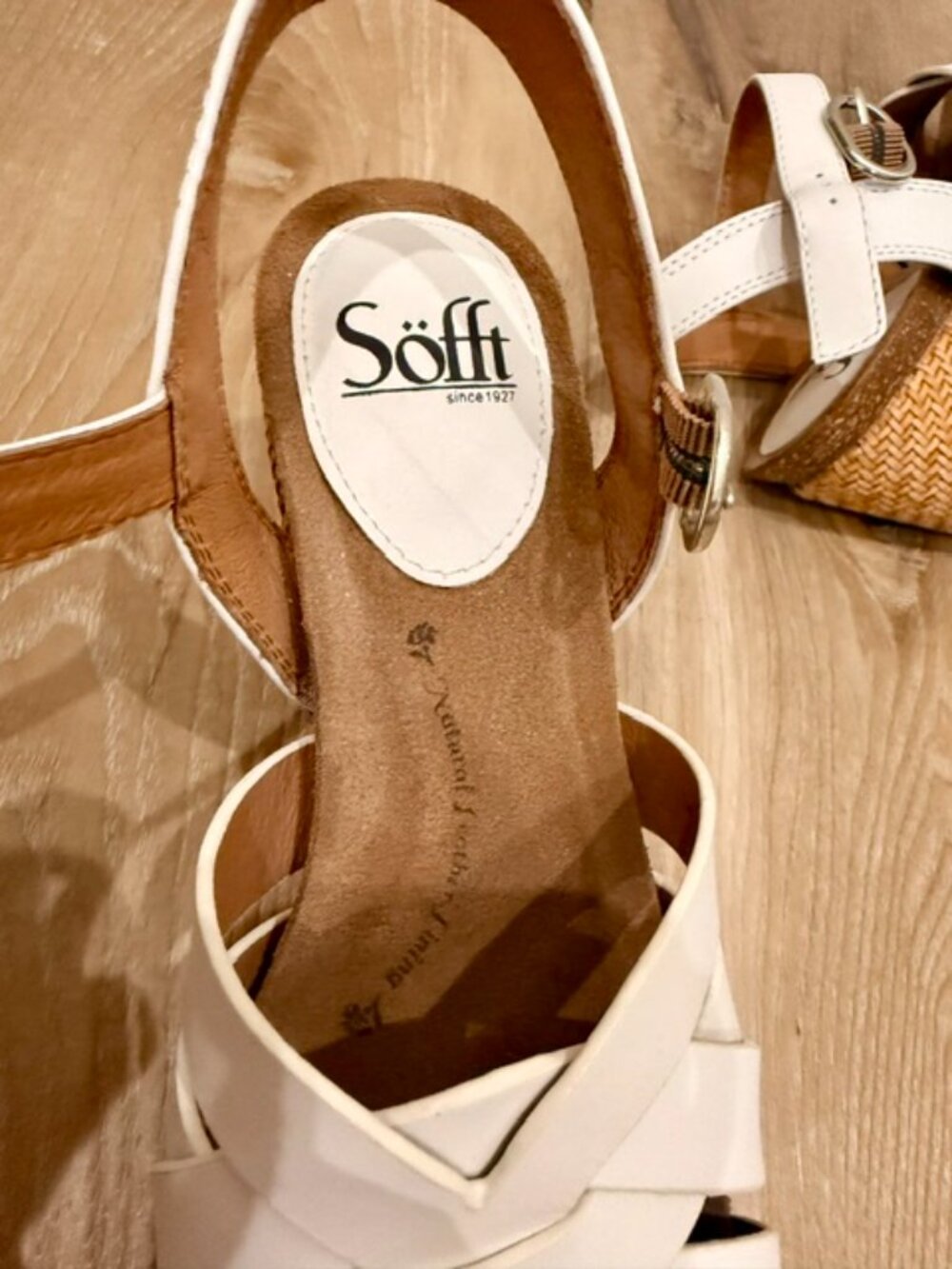 Sofft Carlana Women's Wedge Sandal in white leather. - Picture 6 of 6